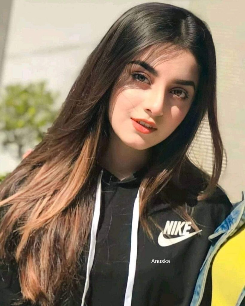 Alizeh Shah Air Kissed pictures are super cute 4 Alizeh Shah Air Kissed pictures are super cute