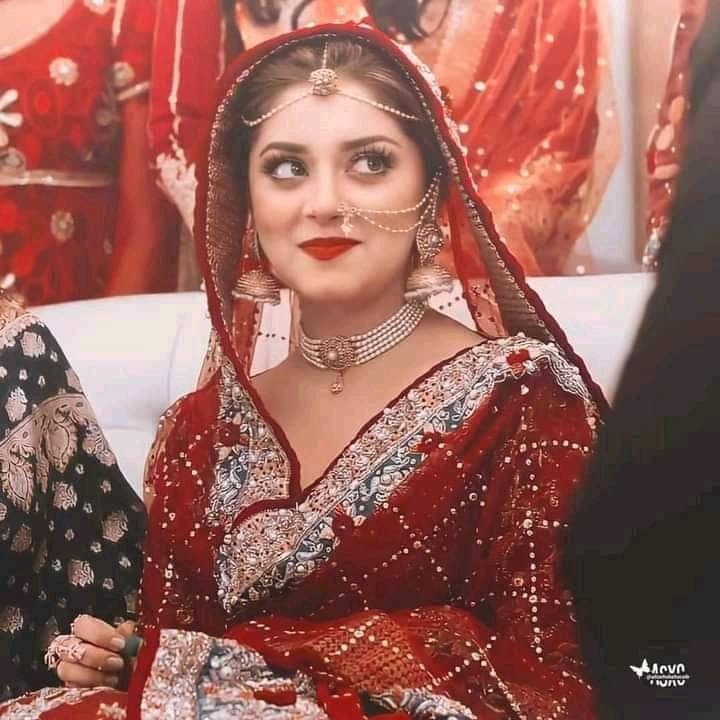 Alizeh Shah Air Kissed pictures are super cute 2 Alizeh Shah Air Kissed pictures are super cute