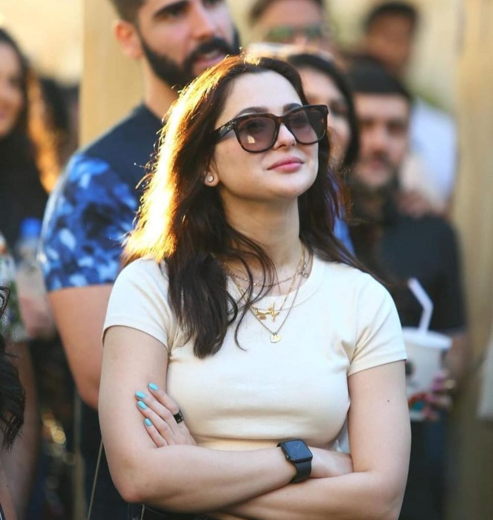 Hania Aamir Smile melts hearts in recent Photoshoot 2 Hania Aamir Smile melts hearts in recent Photoshoot