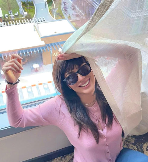 Mehwish Hayat gets New Haircut and Fans Love it
