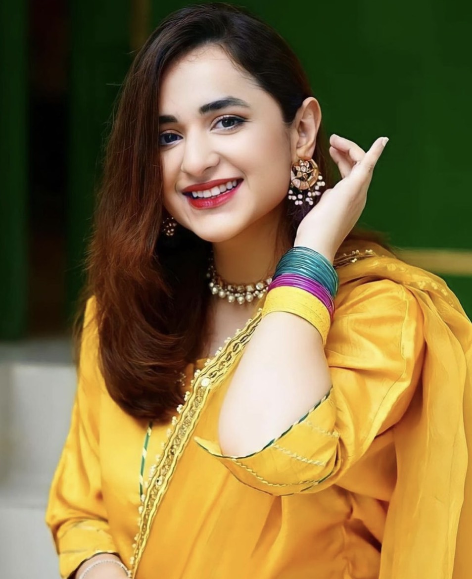 Yumna Zaidi is Epitome of Desi Princes in Recent Vibrant pictures