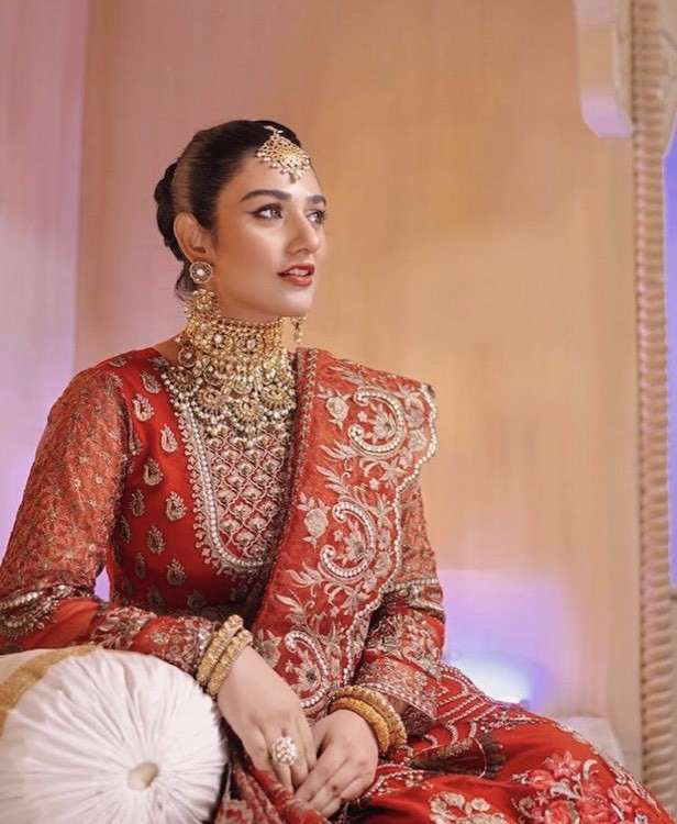 Sarah Khan is Epitome of Grace in Recent Shoot 6 Sarah Khan is Epitome of Grace in Recent Shoot