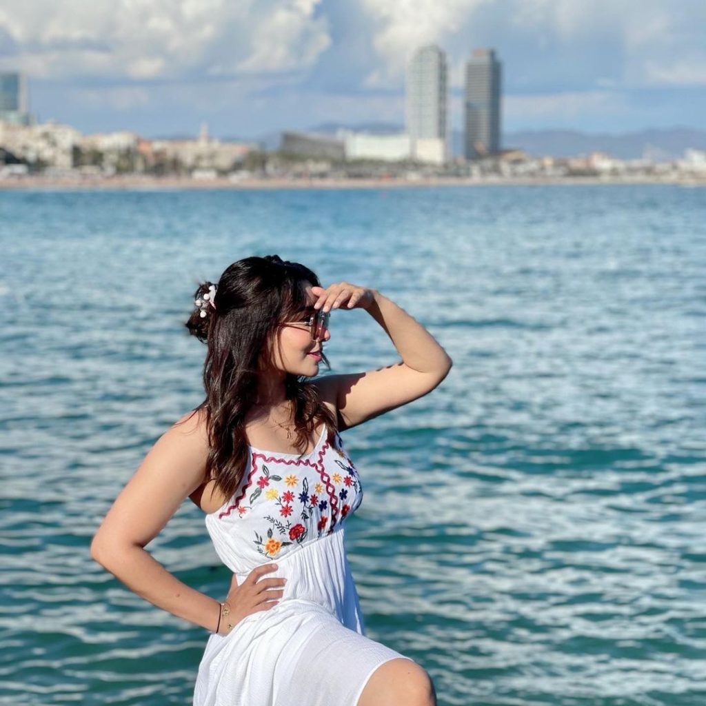 Maira Khan shares her Vacation Pictures