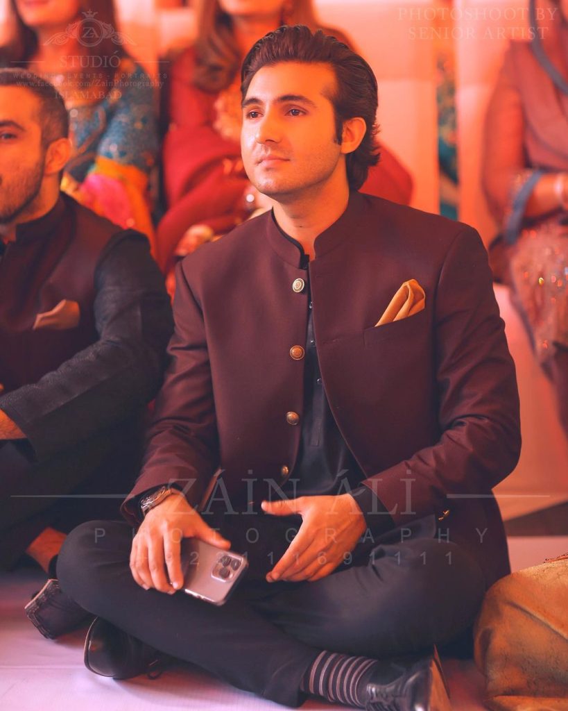 Sheikh and Sabzwari Families Gorgeous Pictures from a Wedding event 12 Sheikh and Sabzwari Families Gorgeous Pictures from a Wedding event
