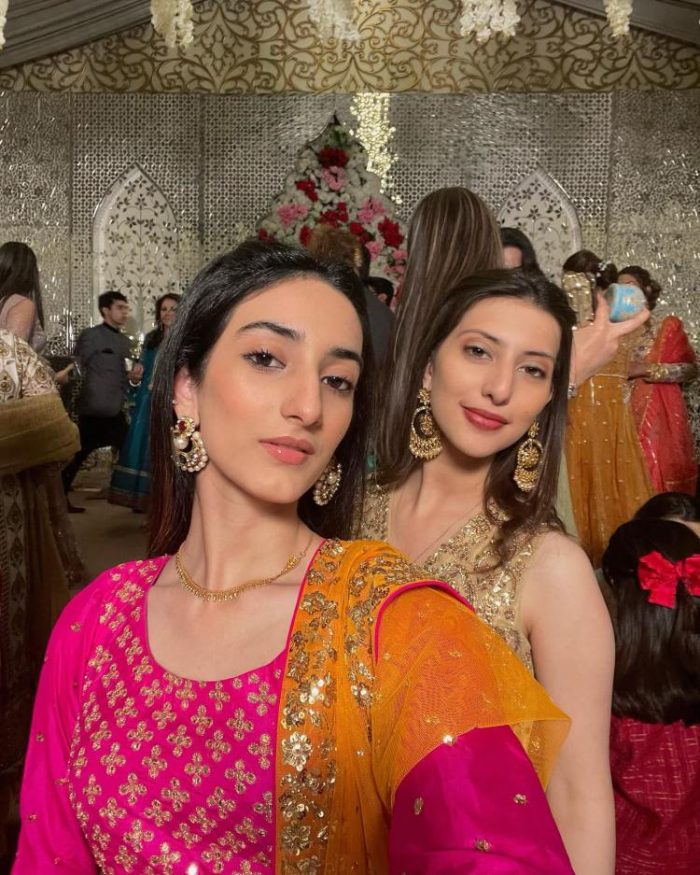 Sheikh and Sabzwari Families Gorgeous Pictures from a Wedding event 21 Sheikh and Sabzwari Families Gorgeous Pictures from a Wedding event