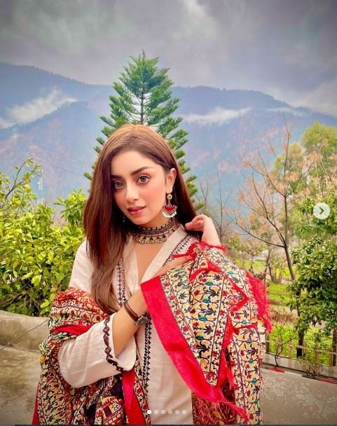 Alizeh Shah channels her Casual Looks in recent pictures
