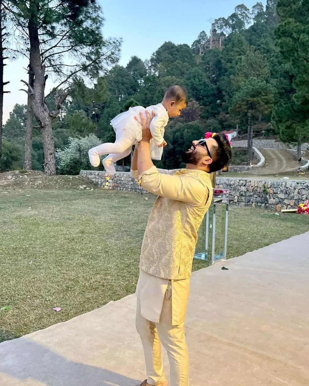 Sarah Khan and Falak Shabir Gorgeous Pictures from Wedding 5 Sarah Khan and Falak Shabir Gorgeous Pictures from Wedding