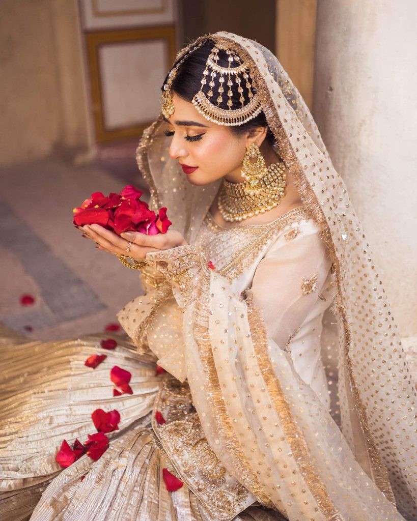 Sehar Khan Spells Elegance in White Gharara 10 Sehar Khan Spells Elegance in White Gharara