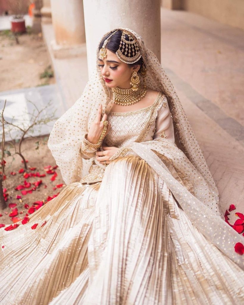 Sehar Khan Spells Elegance in White Gharara