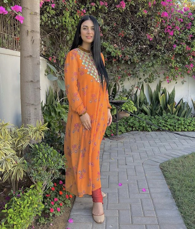 Sarah Khan Fashionista Vibes in simple Eastern Looks 4 Sarah Khan Fashionista Vibes in simple Eastern Looks
