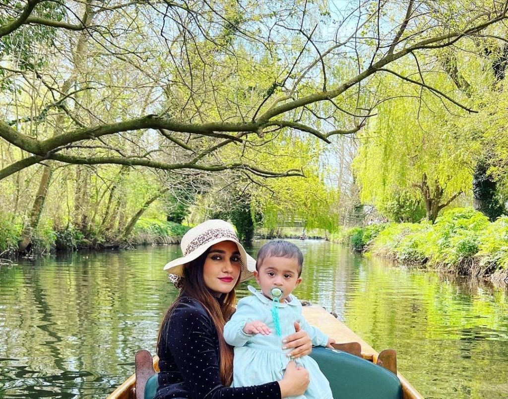 Samiyah Khan Birthday - Gorgeous Pictures with hubby and Daughter 11 Samiyah Khan Birthday - Gorgeous Pictures with hubby and Daughter