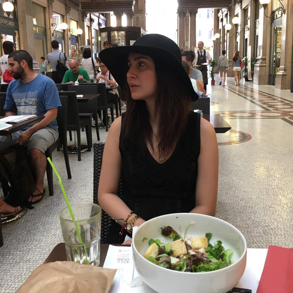 Areeba Habib giving Vacation Vibes from Italy