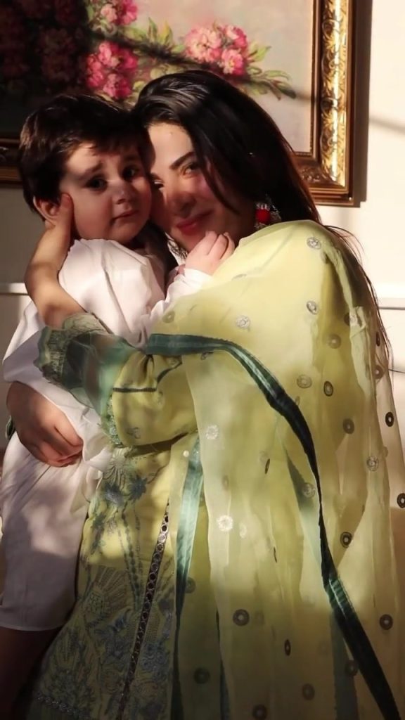 Naimal Khawar Adorable Pictures With Her Son