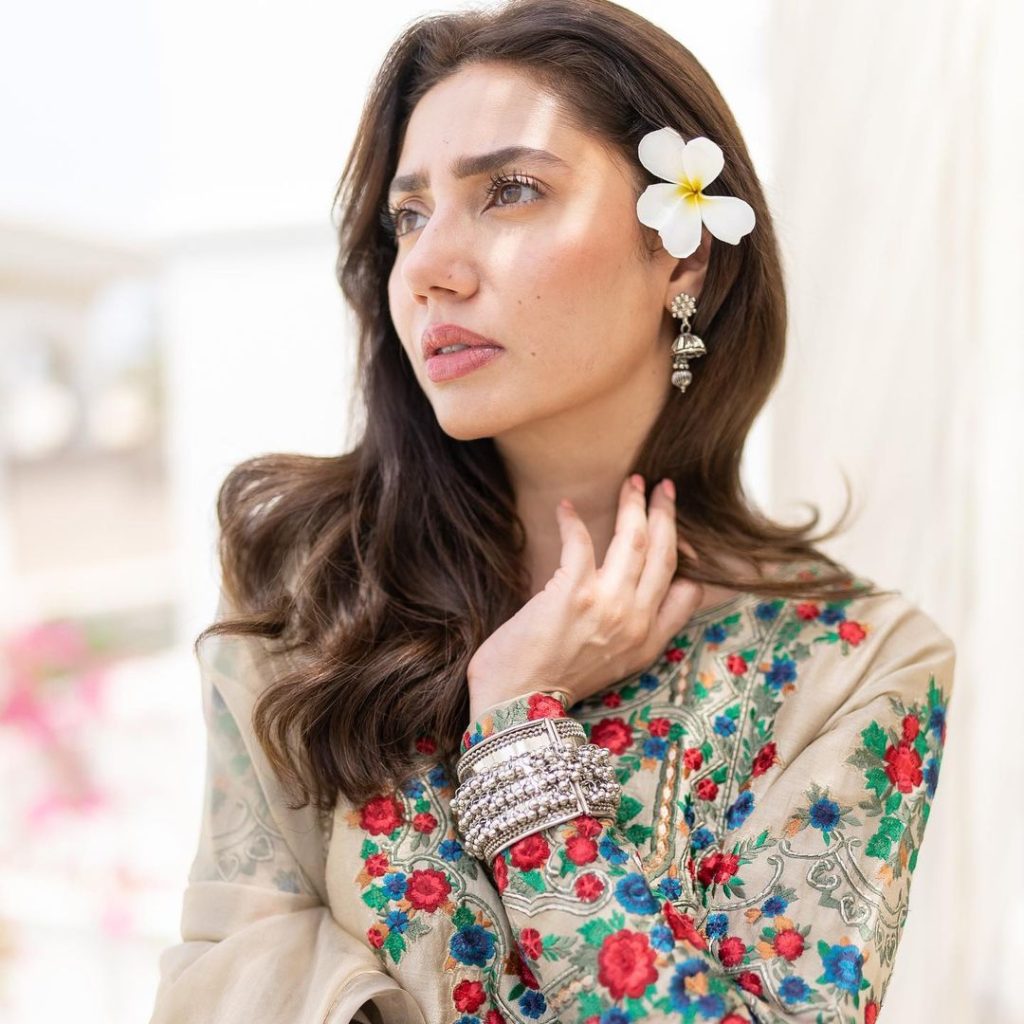 Mahira Khan Stylish Looks from Quaid-E-Azam Zindabad Promotions