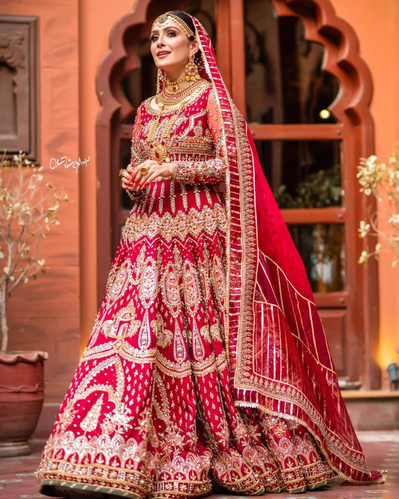 Ayeza Khan Bewitching Pictures from Latest Bridal Shoot 10 Ayeza Khan Bewitching Pictures from Latest Bridal Shoot