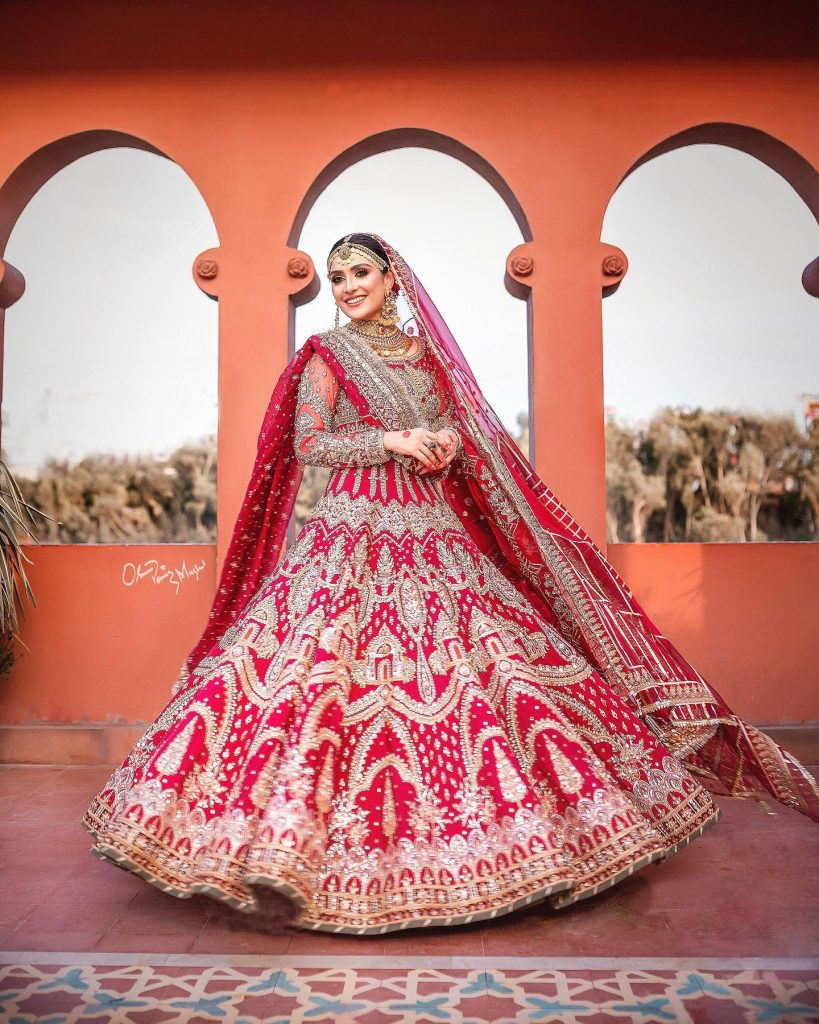 Ayeza Khan Bewitching Pictures from Latest Bridal Shoot