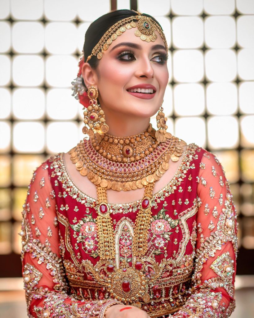 Ayeza Khan Bewitching Pictures from Latest Bridal Shoot 4 Ayeza Khan Bewitching Pictures from Latest Bridal Shoot