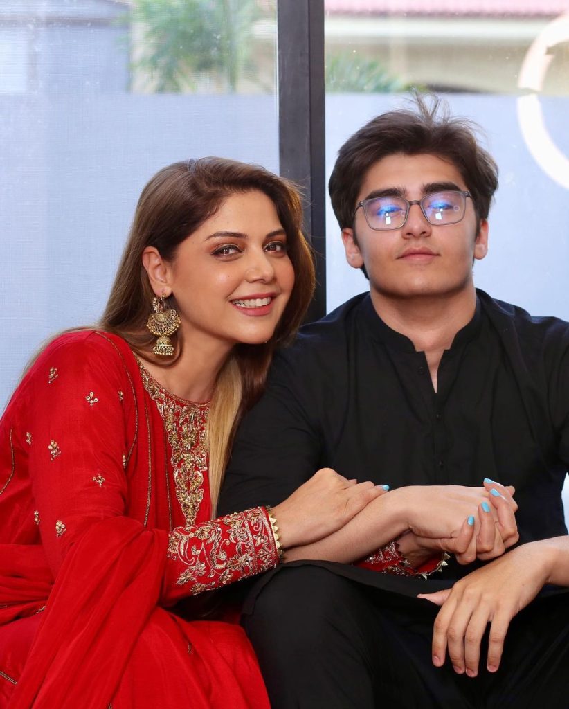 Hadiqa Kiani Bewitching Eid Pictures with Son and Mother