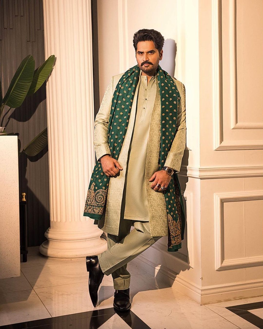 Mehwish Hayat and Humayun Saeed Sizzling Shoot 10 Mehwish Hayat and Humayun Saeed Sizzling Shoot