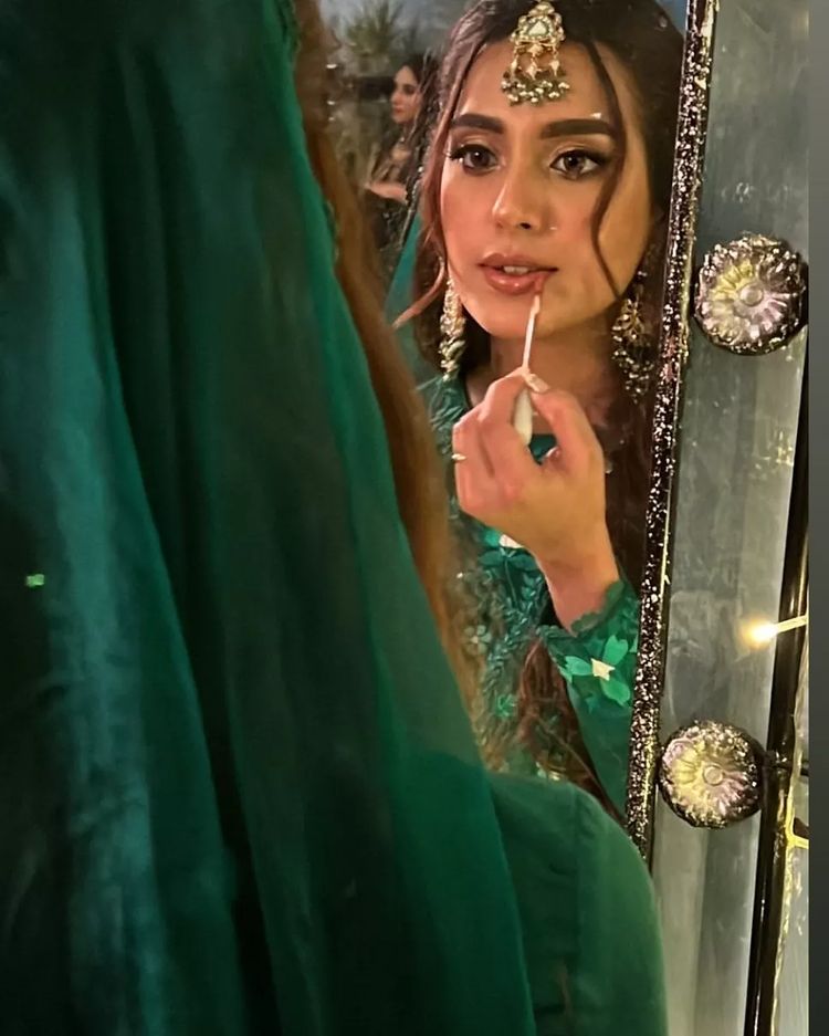 Iqra Aziz Gorgeous Pictures from set of Ek Thi Laila 3 Iqra Aziz Gorgeous Pictures from set of Ek Thi Laila