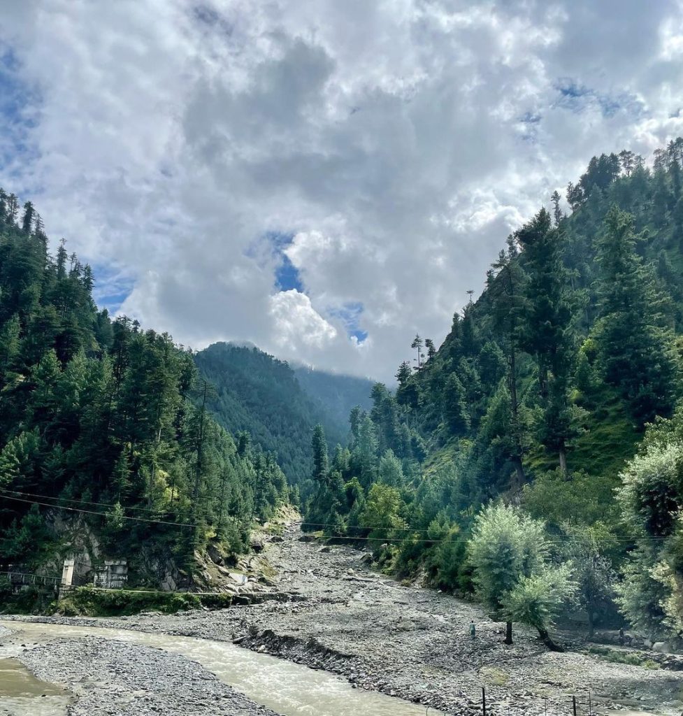 Aisha Khan explores the Valley of Kashmir 6 Aisha Khan explores the Valley of Kashmir