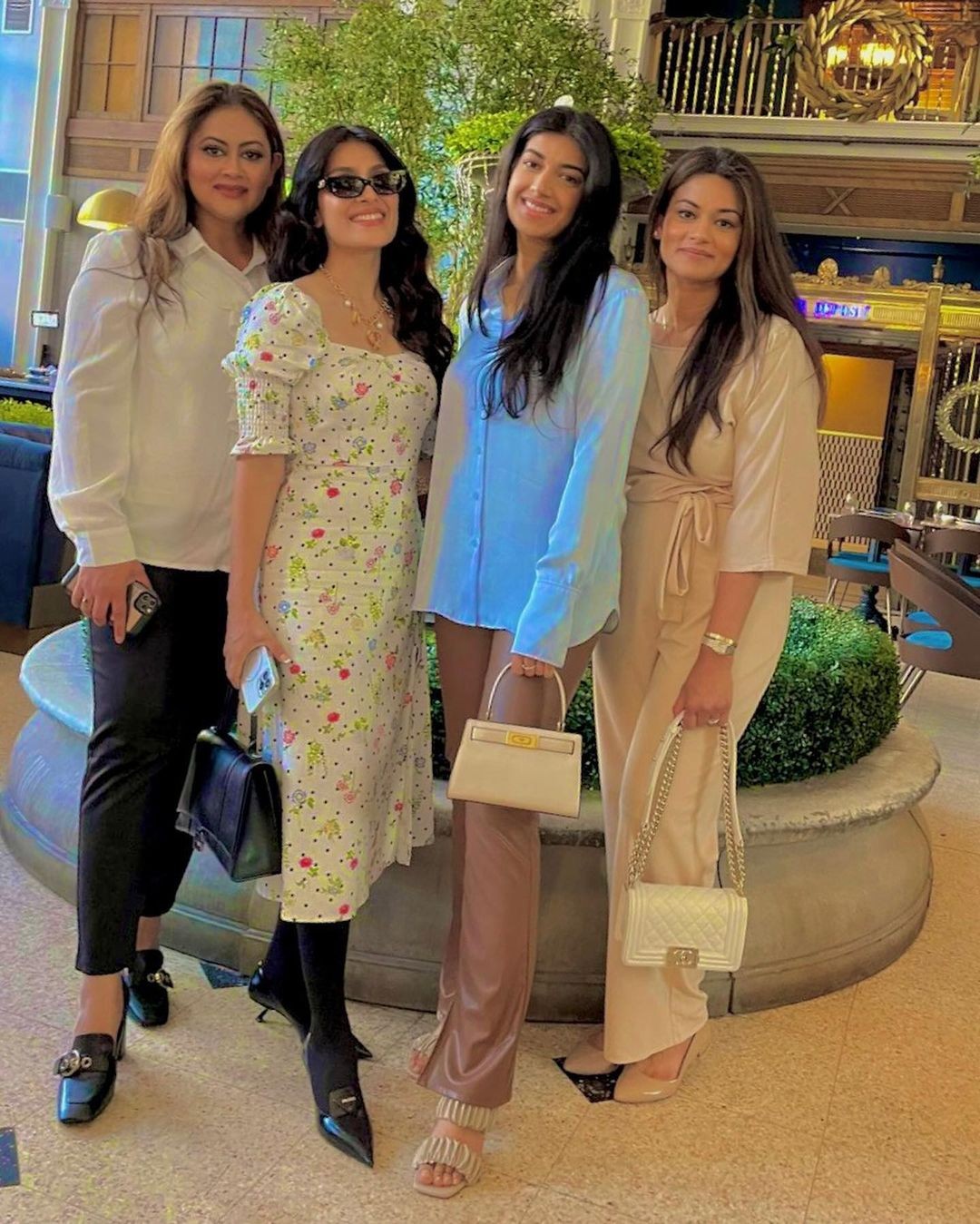 Ayeza Khan Day Out with Girls