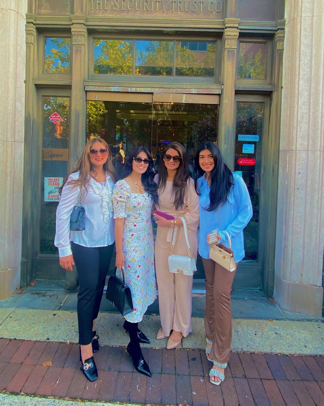 Ayeza Khan Day Out with Girls 4 Ayeza Khan Day Out with Girls