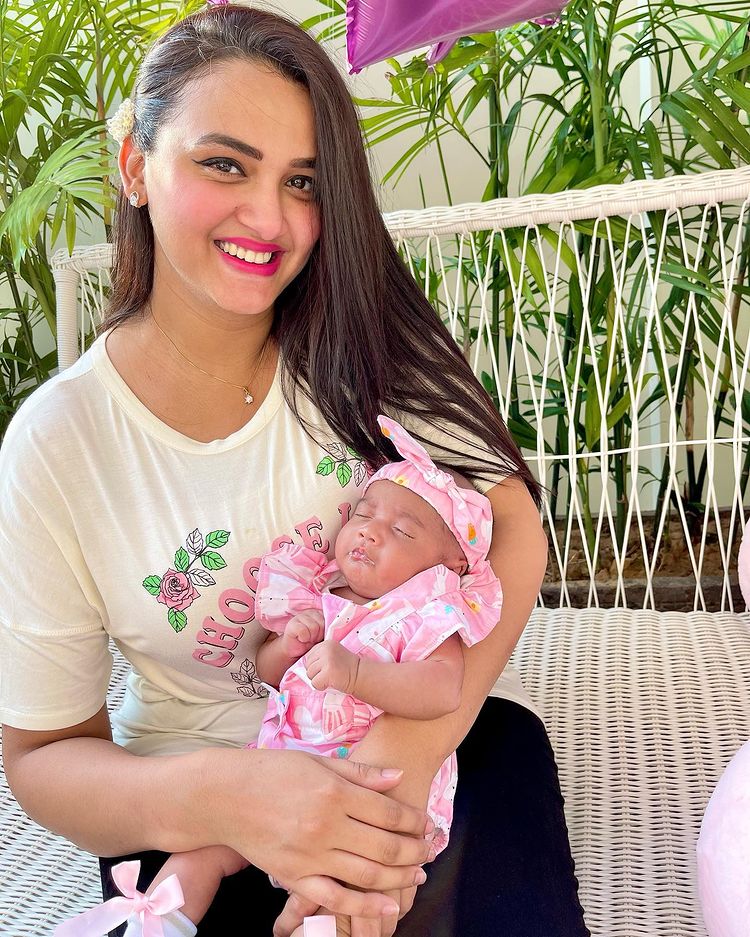 Kiran Tabeir celebrates Her Daughter Izzah Birthday of one Month