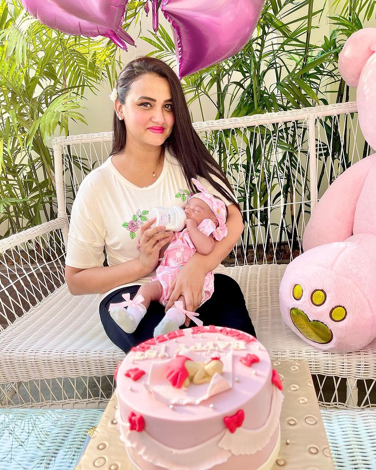 Kiran Tabeir celebrates Her Daughter Izzah Birthday of one Month