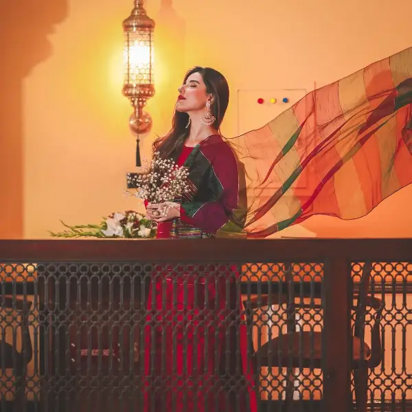 Hareem Farooq Stunning Pictures wearing Crimson 4 Hareem Farooq Stunning Pictures wearing Crimson