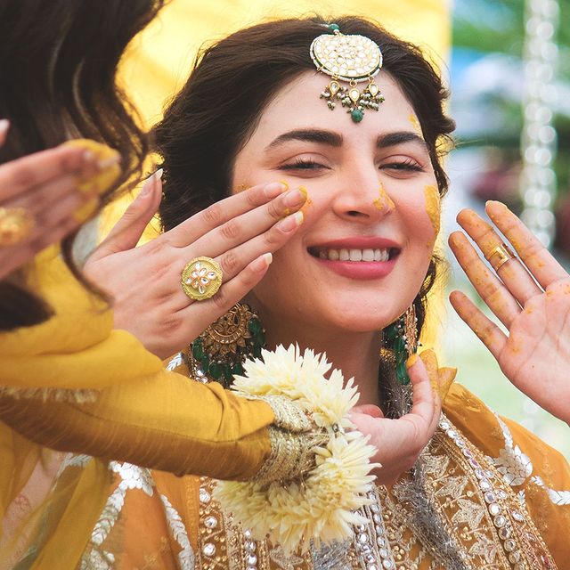Naimal Khawar Features in Afrozeh "Shehnai" Wedding Collection 10 Naimal Khawar Features in Afrozeh "Shehnai" Wedding Collection