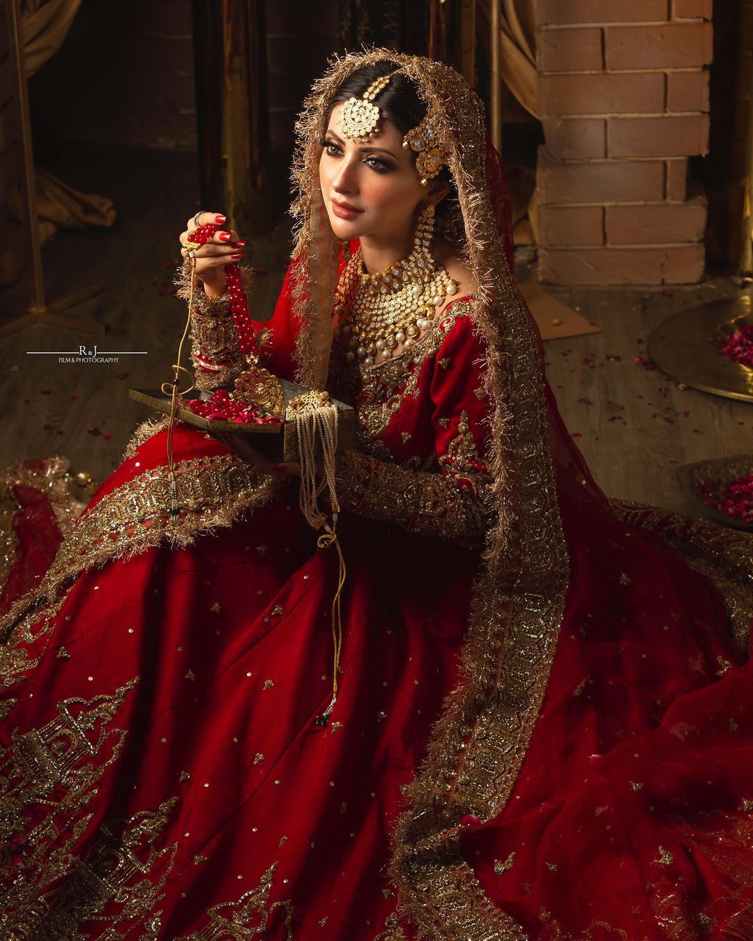 Moomal Khalid spills Elegance in Bridal Shoot