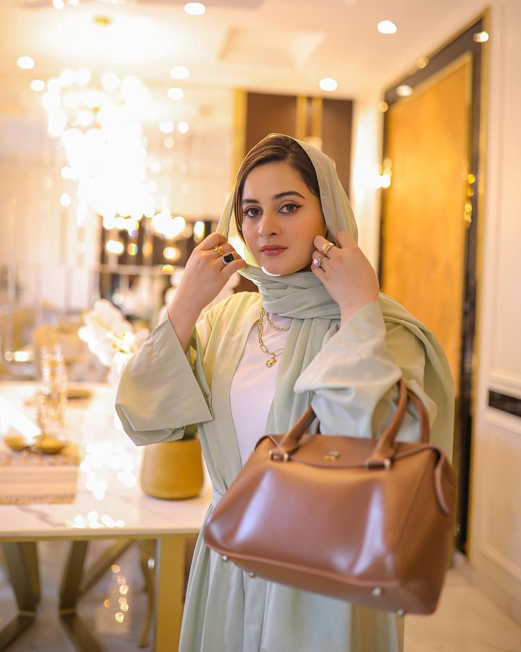 Fans Love Aiman Khan in Abaya - Pictures