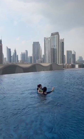 Minal Khan and Aiman Khan Dubai Trip in Pictures